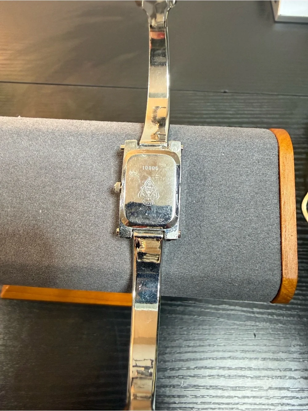 Vintage Gucci 1000.06 Silver Tone Bangle Watch Swiss Made Working New Battery